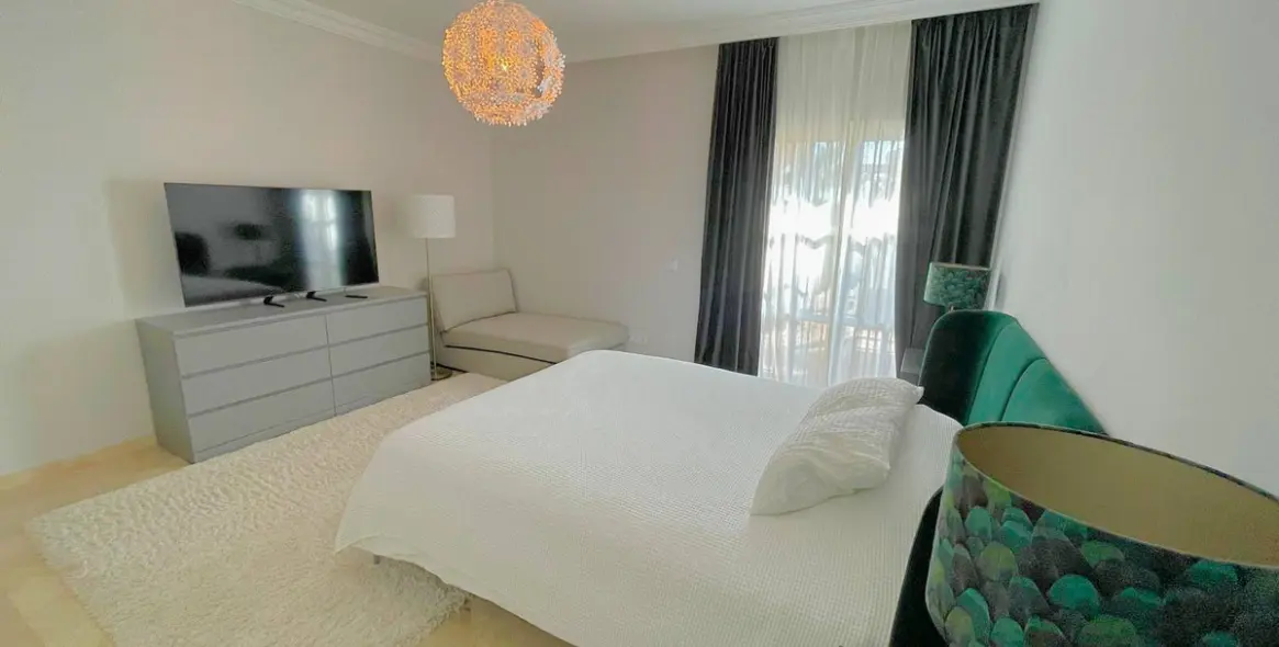Long-term rent of detached villa in Los Arqueros 51