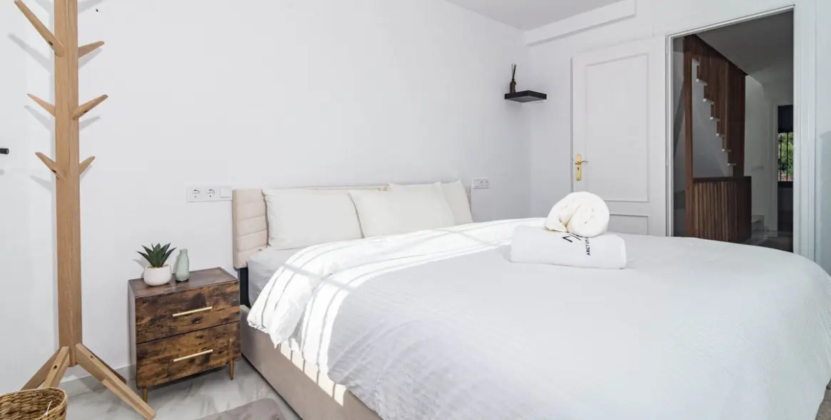 Long-term rent of townhouse in Nueva Andalucía 23