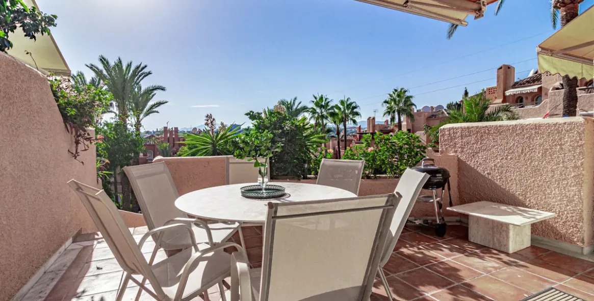 Long-term rent of townhouse in Nueva Andalucía 43