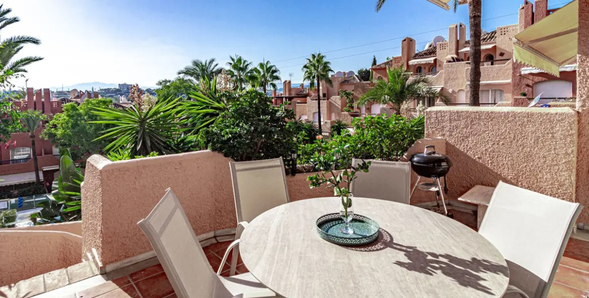 Long-term rent of townhouse in Nueva Andalucía 45