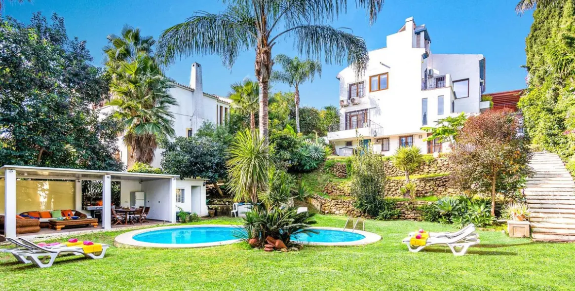 Long-term rent of detached villa in El Rosario 1