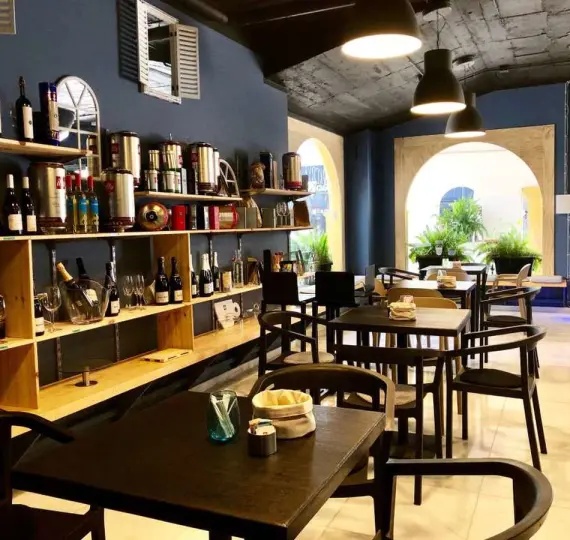 Long-term rent of commercial premises in Puerto Banús