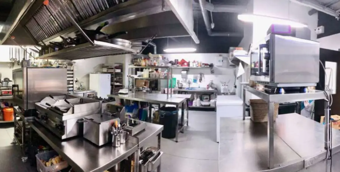 Долгосрочная аренда коммерческого помещения в Puerto Banús 10