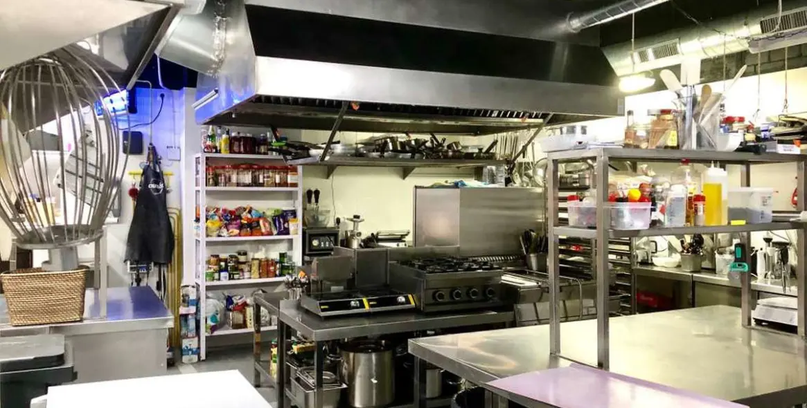 Долгосрочная аренда коммерческого помещения в Puerto Banús 11