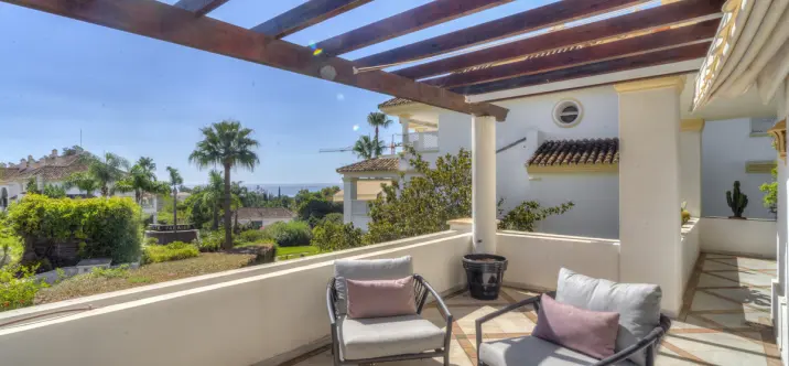 Middle floor apartment R5161633 0