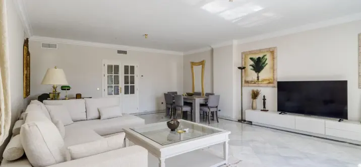 Middle floor apartment R5161633 1