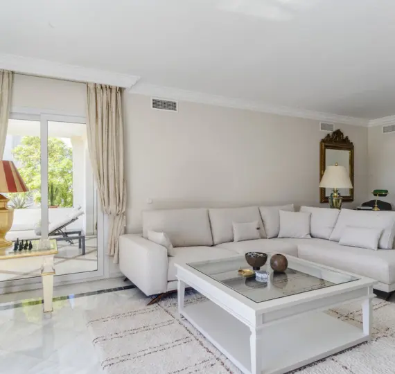 Middle floor apartment R5161633