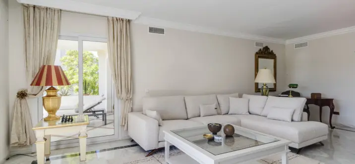 Middle floor apartment R5161633 4