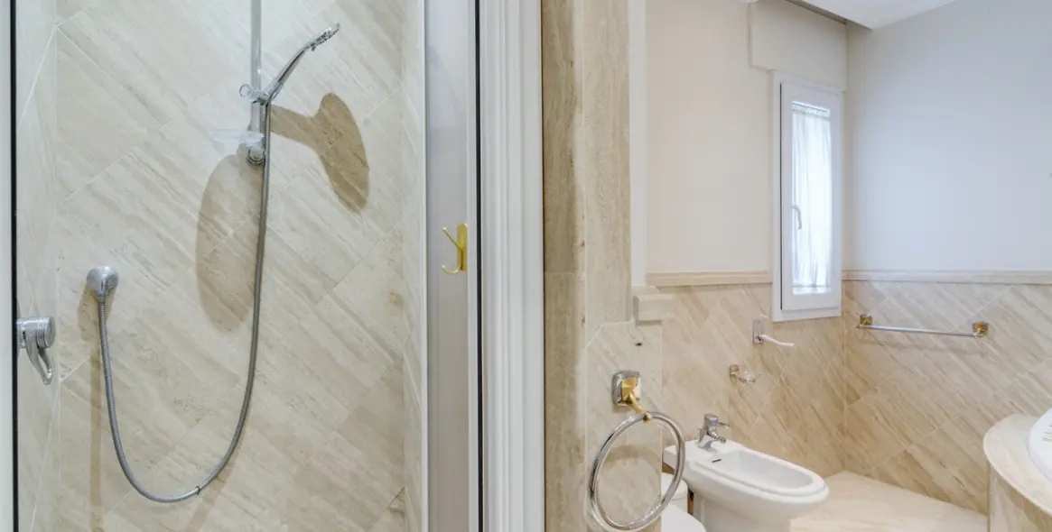 Long-term rent of middle floor apartment in The Golden Mile 19