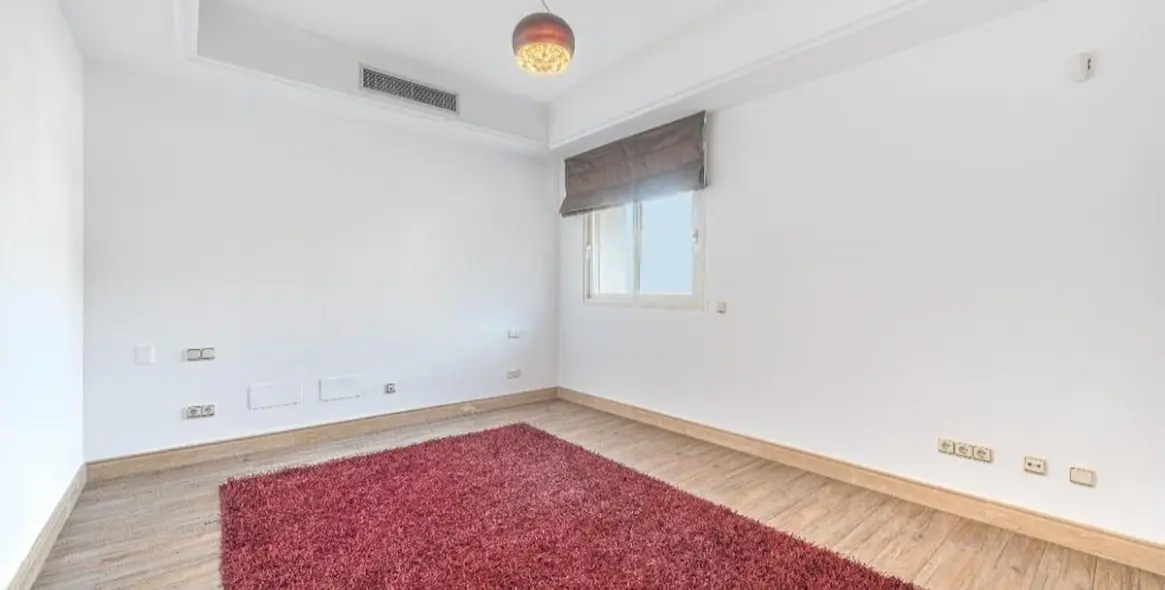 Долгосрочная аренда апартаментов на первом этаже в Marbella (район The Golden Mile) 4