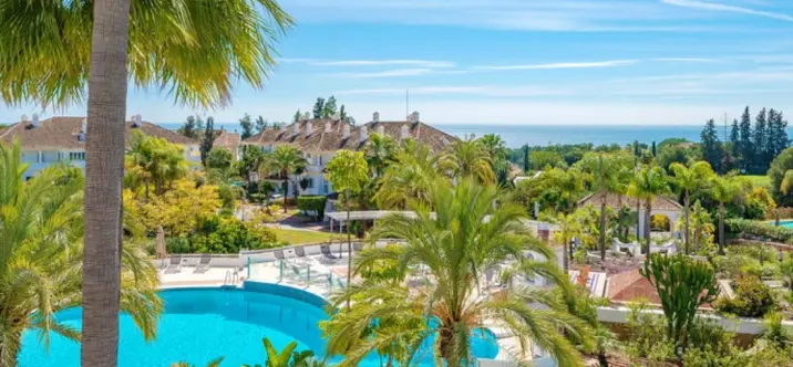 Middle floor apartment R5214469 0