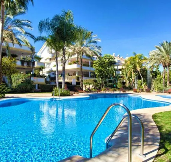 Middle floor apartment R5214469