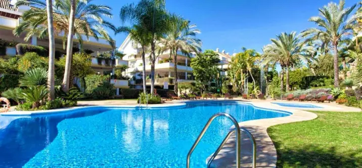 Middle floor apartment R5214469 1