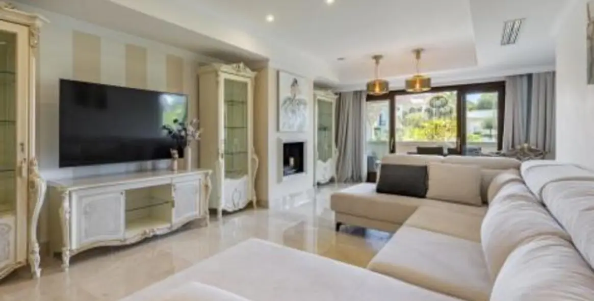 Долгосрочная аренда апартаментов на среднем этаже в Marbella (район The Golden Mile) 4