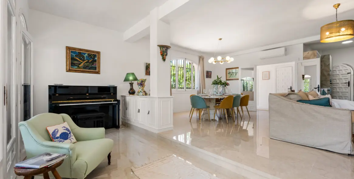 Long-term rent of detached villa in Nueva Andalucía 14