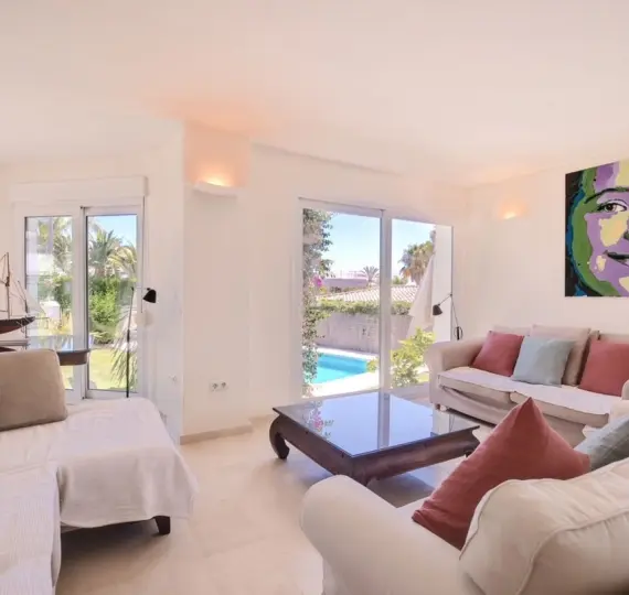 Long-term rent of detached villa in Marbesa