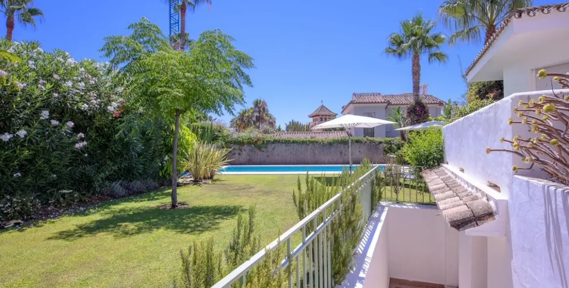 Long-term rent of detached villa in Marbesa 13