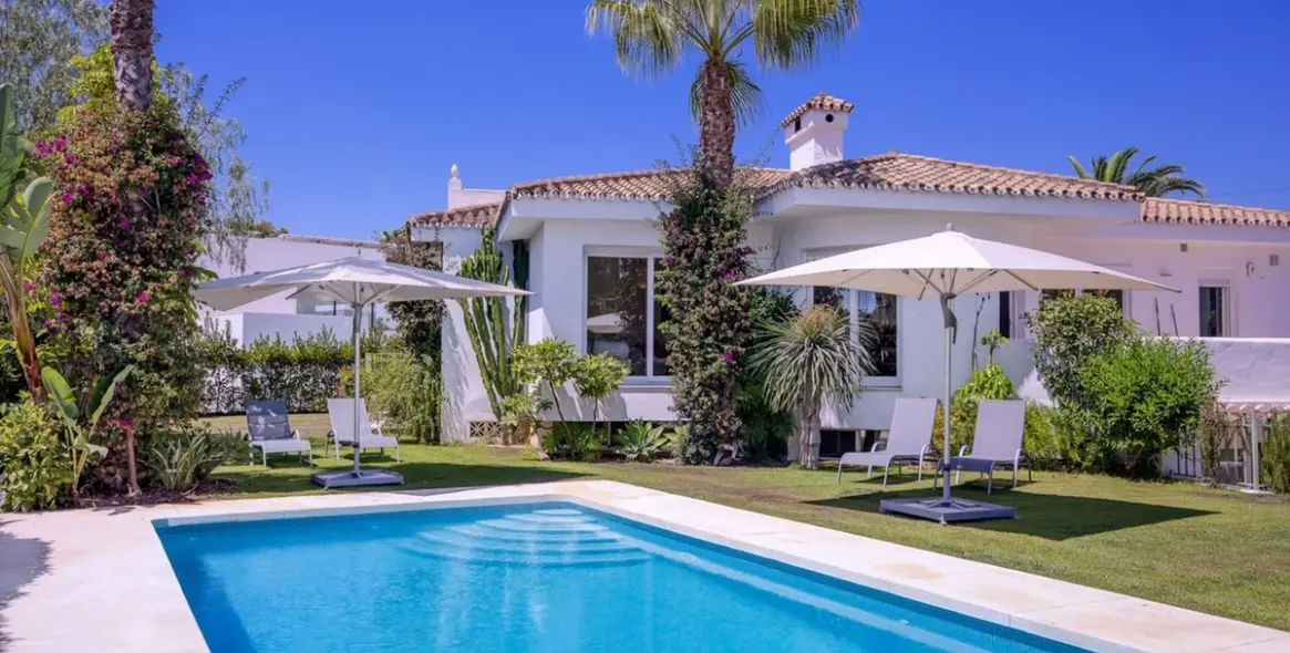 Долгосрочная аренда  отдельно стоящей виллы в Marbesa 1