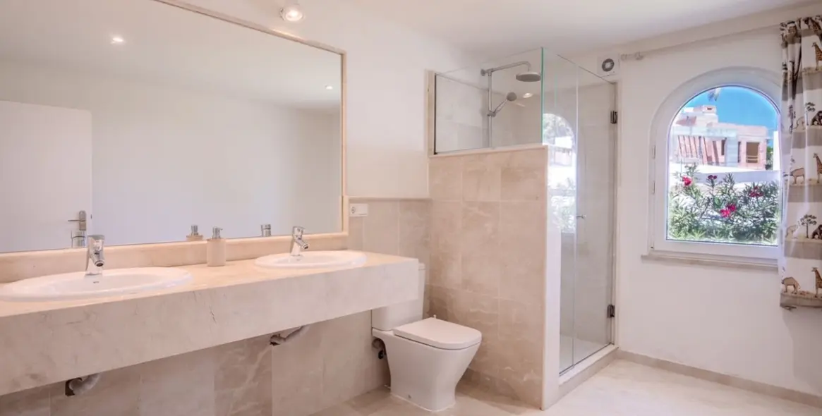 Долгосрочная аренда  отдельно стоящей виллы в Marbesa 12