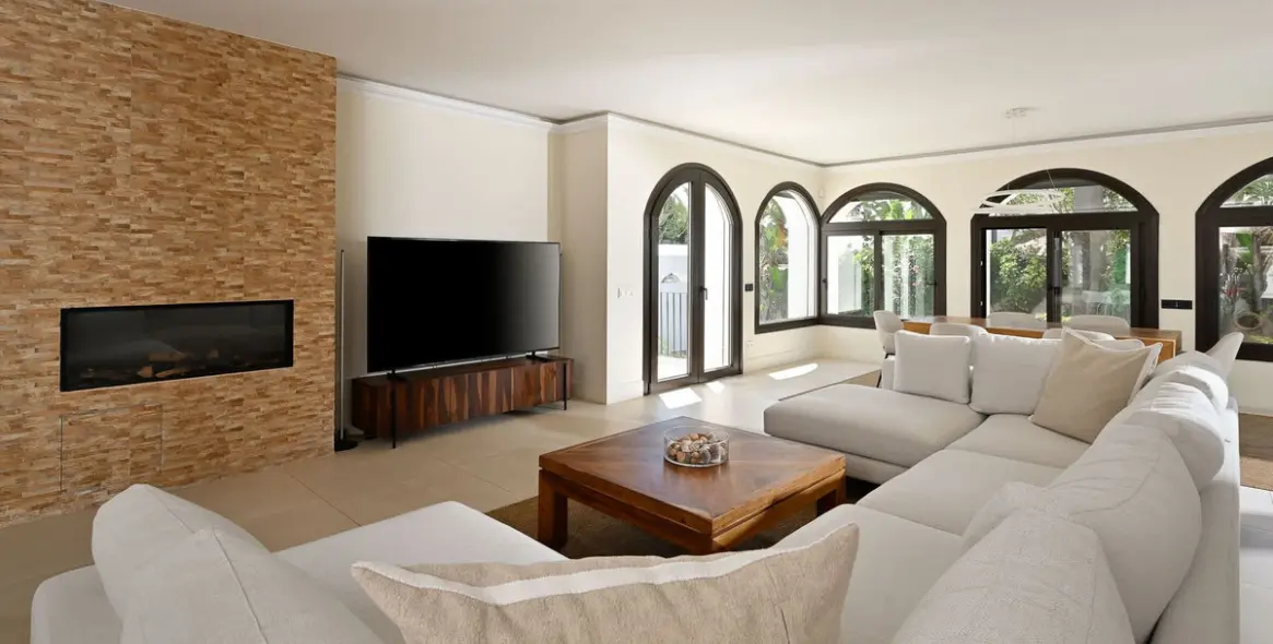 Long-term rent of detached villa in Marbesa 3