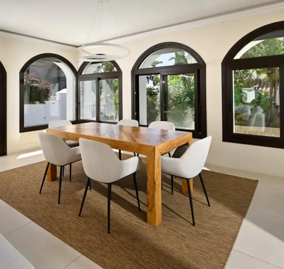 Long-term rent of detached villa in Marbesa