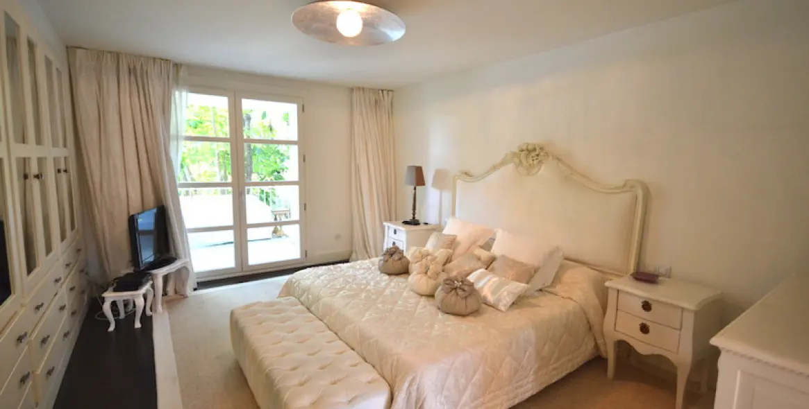 Long-term rent of detached villa in Nueva Andalucía 5