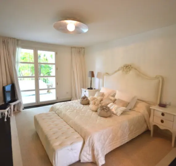 Long-term rent of detached villa in Nueva Andalucía