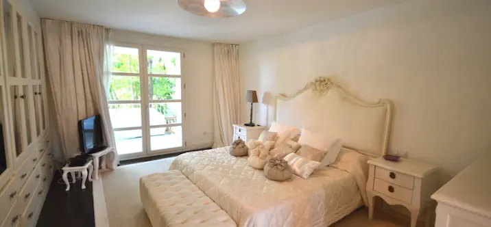 Long-term rent of detached villa in Nueva Andalucía 4