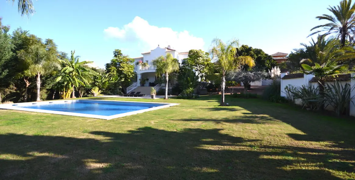 Long-term rent of detached villa in Nueva Andalucía 16
