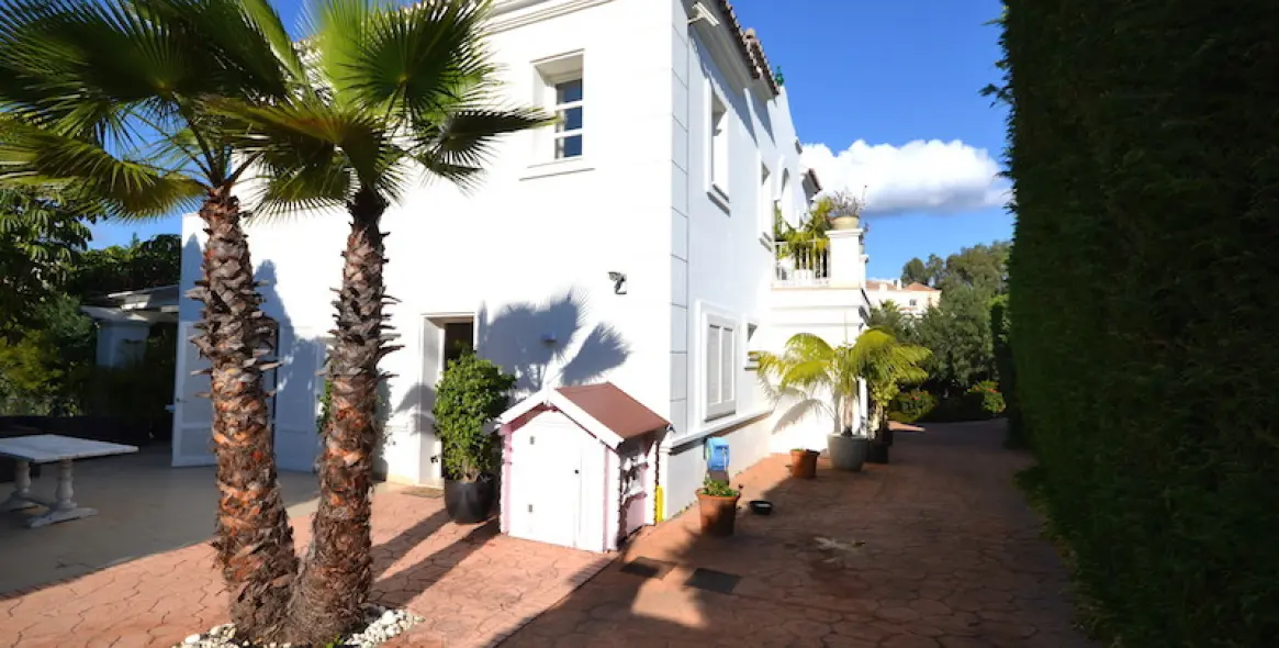 Долгосрочная аренда  отдельно стоящей виллы в Nueva Andalucía 38