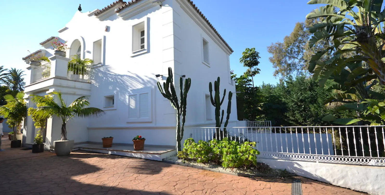 Long-term rent of detached villa in Nueva Andalucía 39