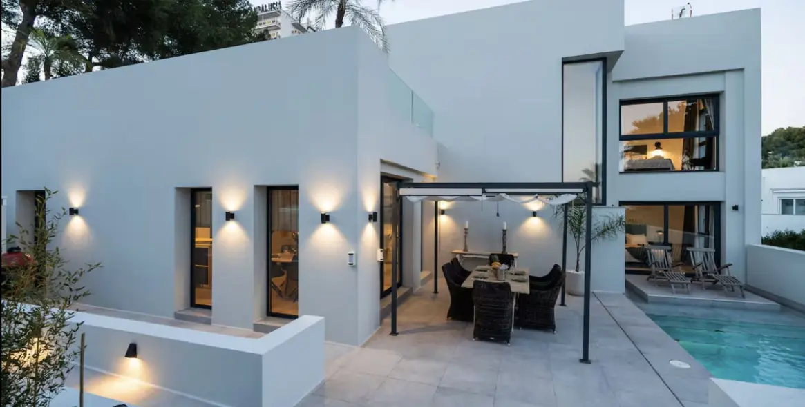 Long-term rent of detached villa in Nueva Andalucía 1