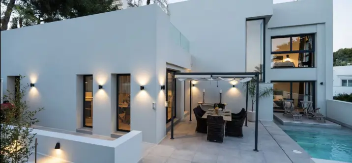 Long-term rent of detached villa in Nueva Andalucía 0