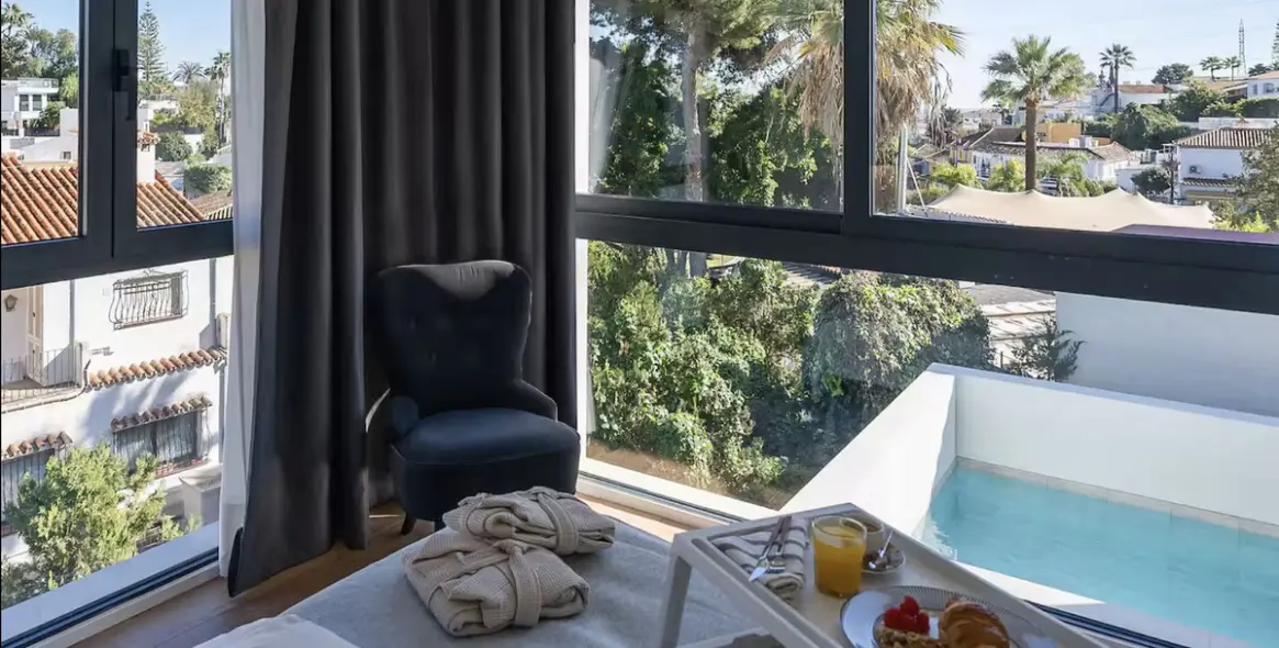 Long-term rent of detached villa in Nueva Andalucía 12