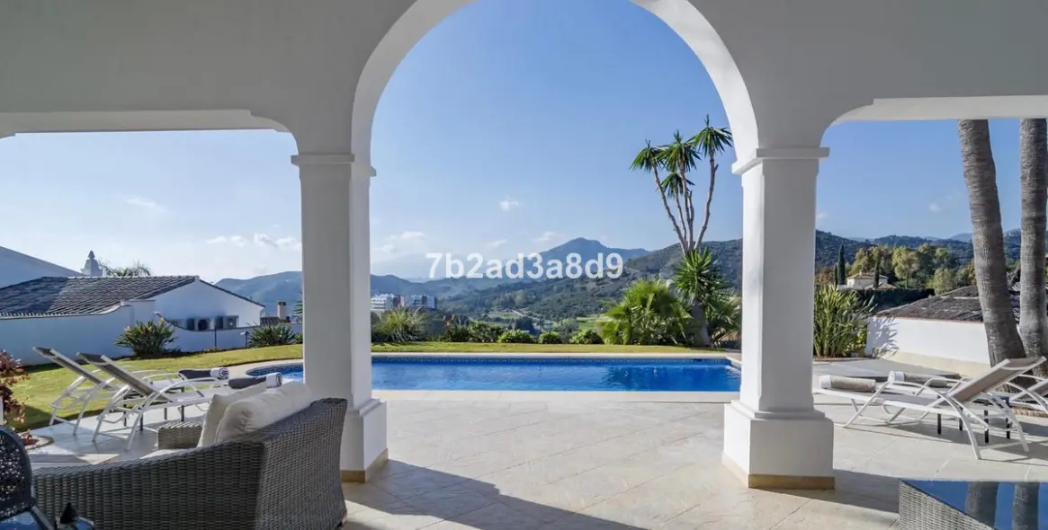 Long-term rent of detached villa in Benahavís 1