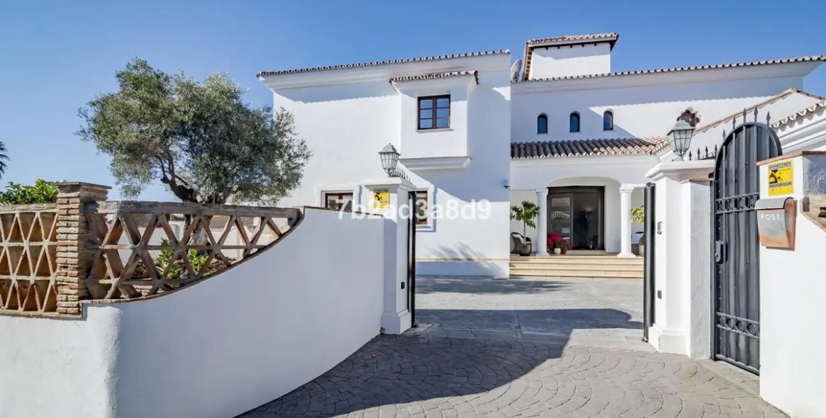 Long-term rent of detached villa in Benahavís 3