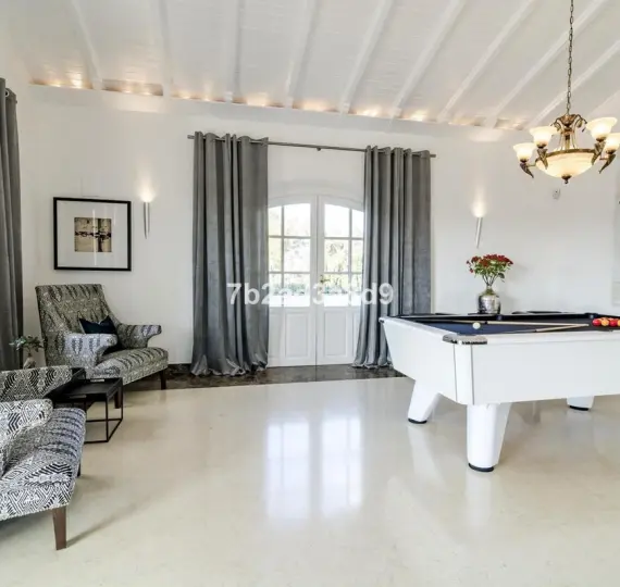 Long-term rent of detached villa in Benahavís