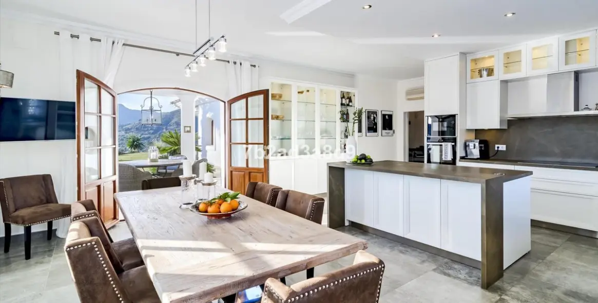 Long-term rent of detached villa in Benahavís 9