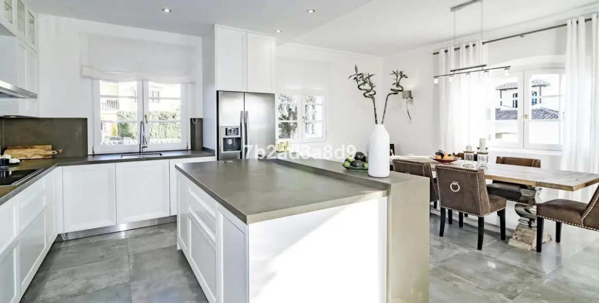 Long-term rent of detached villa in Benahavís 11