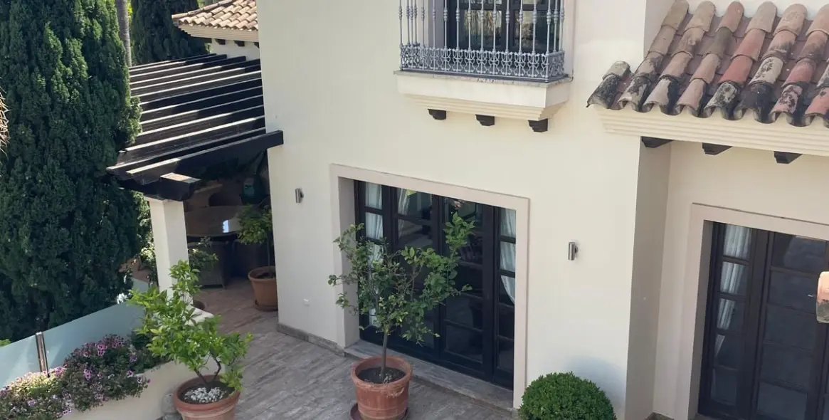 Long-term rent of detached villa in La Quinta 3