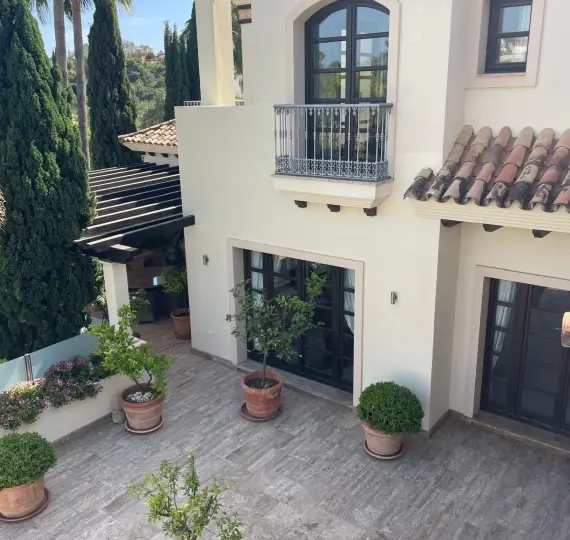 Long-term rent of detached villa in La Quinta