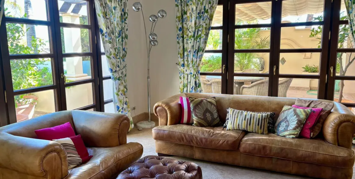 Long-term rent of detached villa in La Quinta 9