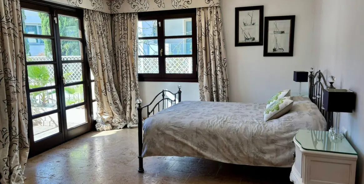 Long-term rent of detached villa in La Quinta 17