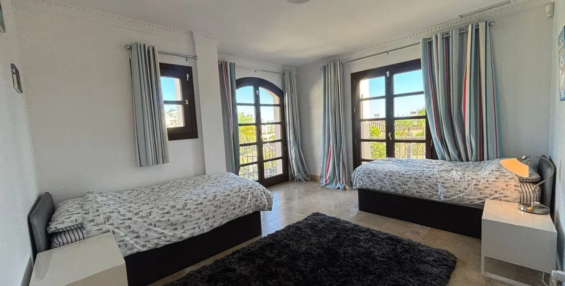 Long-term rent of detached villa in La Quinta 20