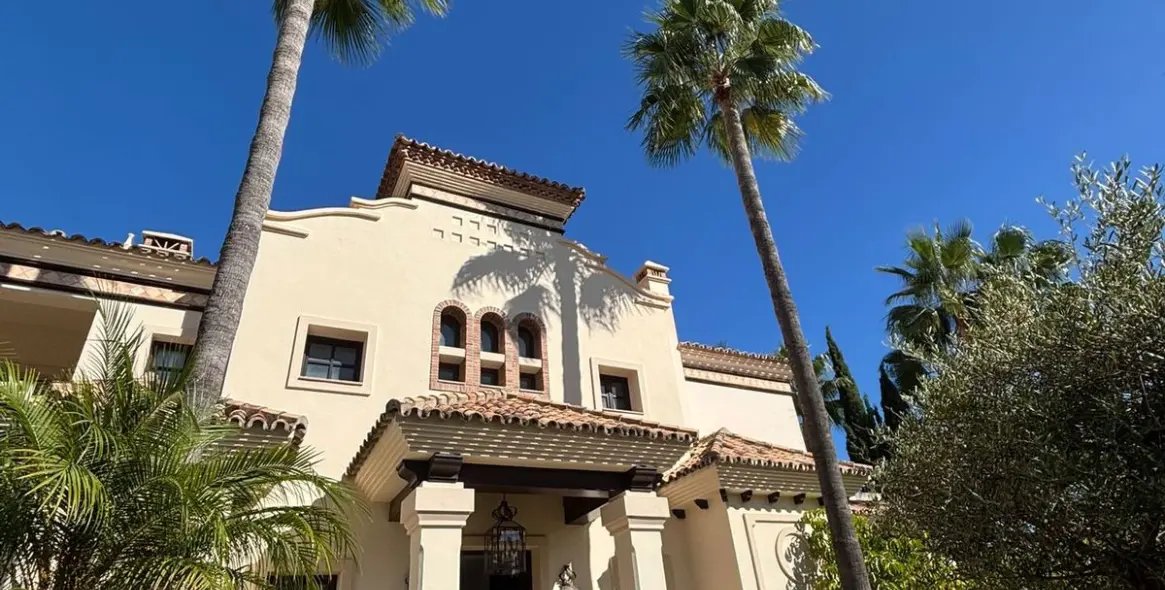 Долгосрочная аренда  отдельно стоящей виллы в La Quinta 25