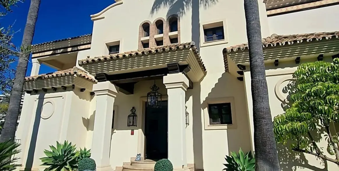 Долгосрочная аренда  отдельно стоящей виллы в La Quinta 30