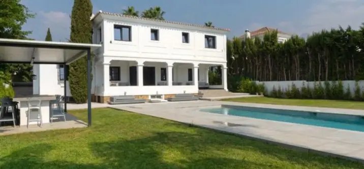 Long-term rent of detached villa in Nueva Andalucía 4