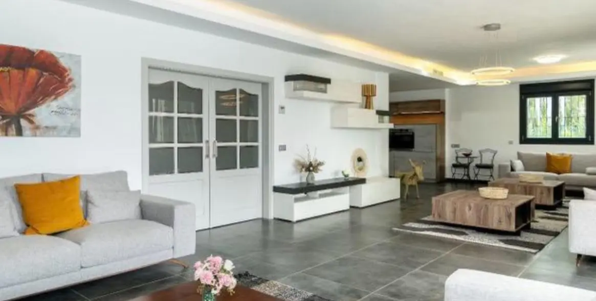 Long-term rent of detached villa in Nueva Andalucía 11