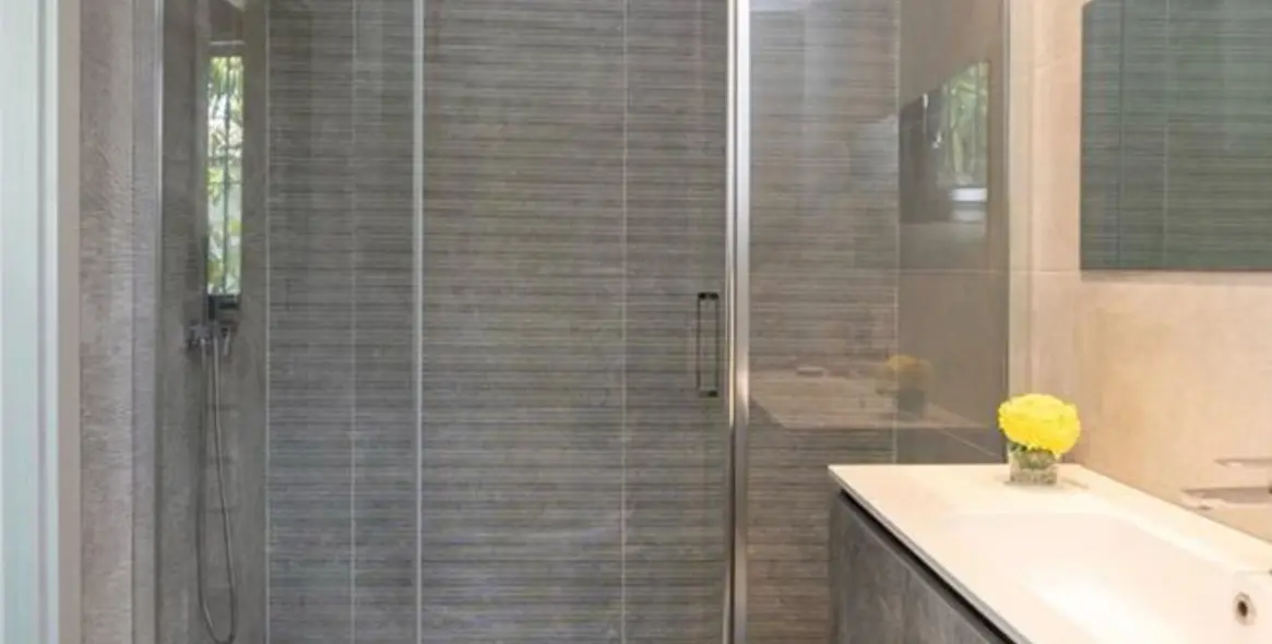 Long-term rent of detached villa in Nueva Andalucía 37