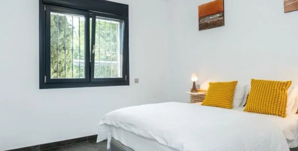 Long-term rent of detached villa in Nueva Andalucía 19